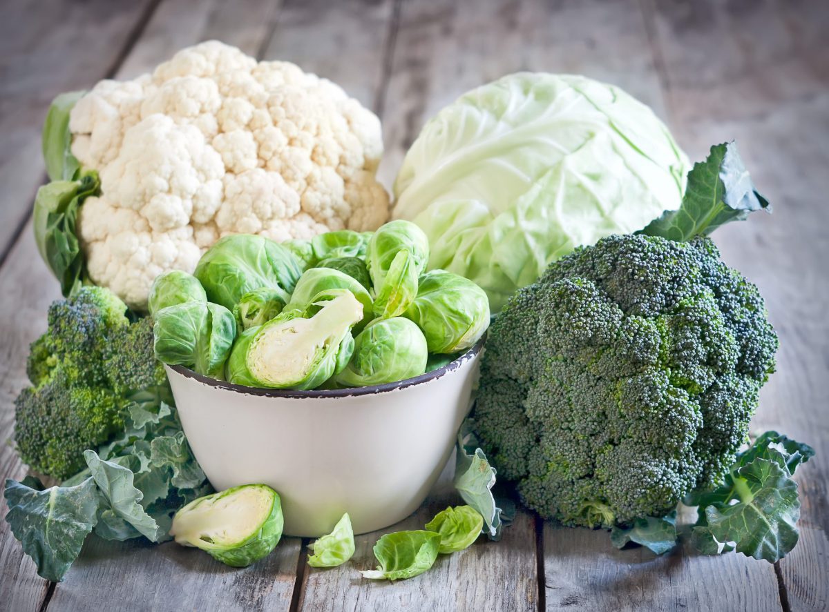 Các loại rau giàu chất xơ như bông cải xanh, cải Brussels, súp lơ trắng... có thể gây khó tiêu hóa